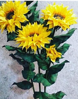 Girasoli in materiale Eva. Altezza e dimensioni a vostro piacere.